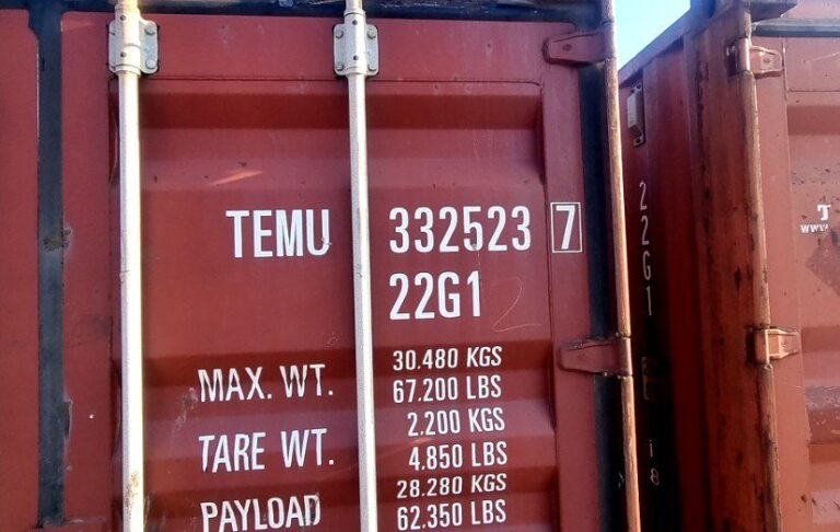 Rød skibscontainer TEMU 332523-7