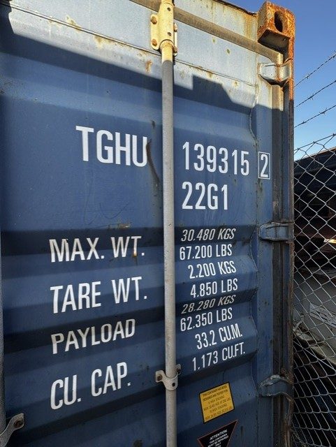 Brugt skibscontainer TGHU 139315-2 med vægtmærkning